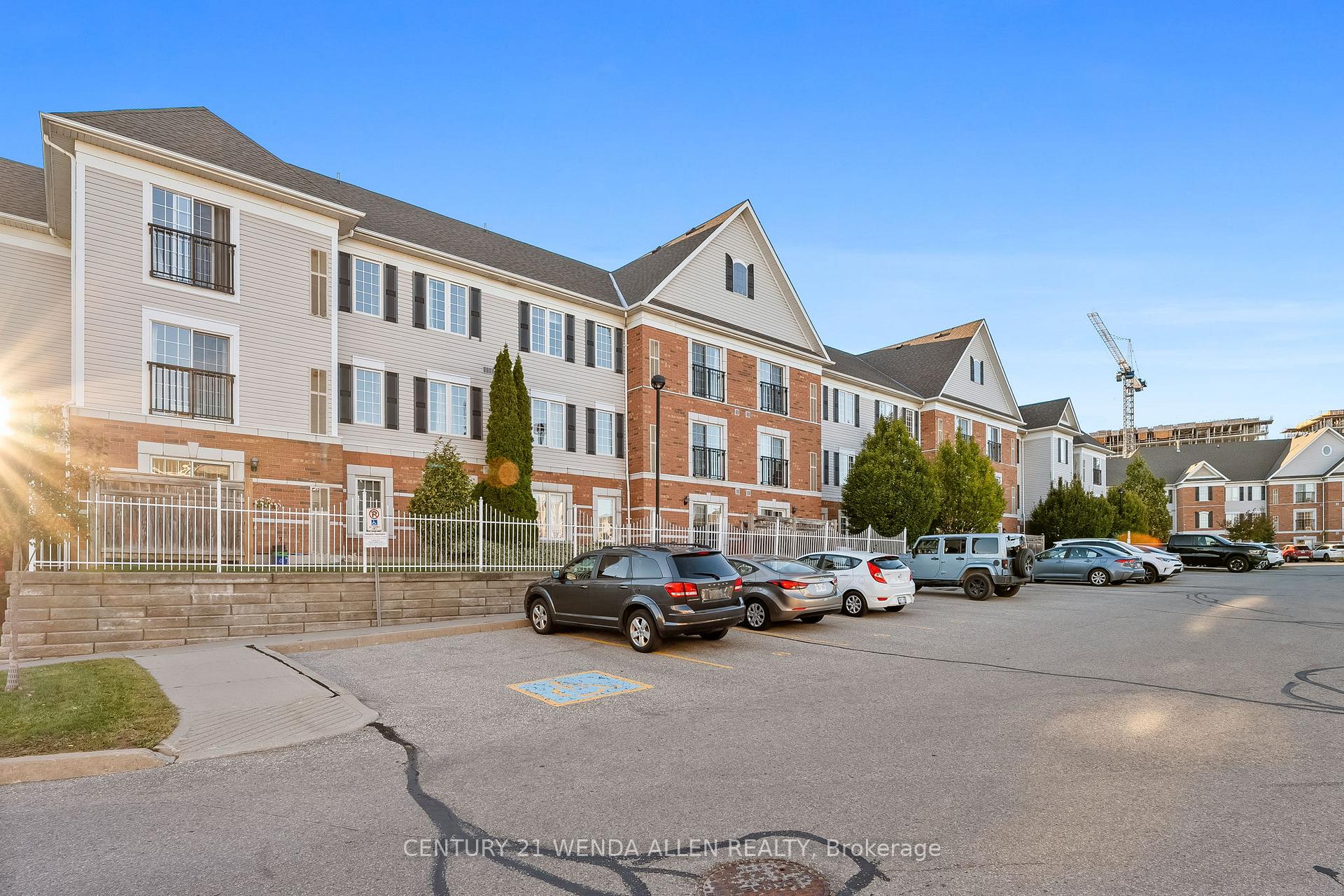 Photo 1 of Unit #309, 98 Aspen Spring Drive, Clarington, Bowmanville — HOMEH