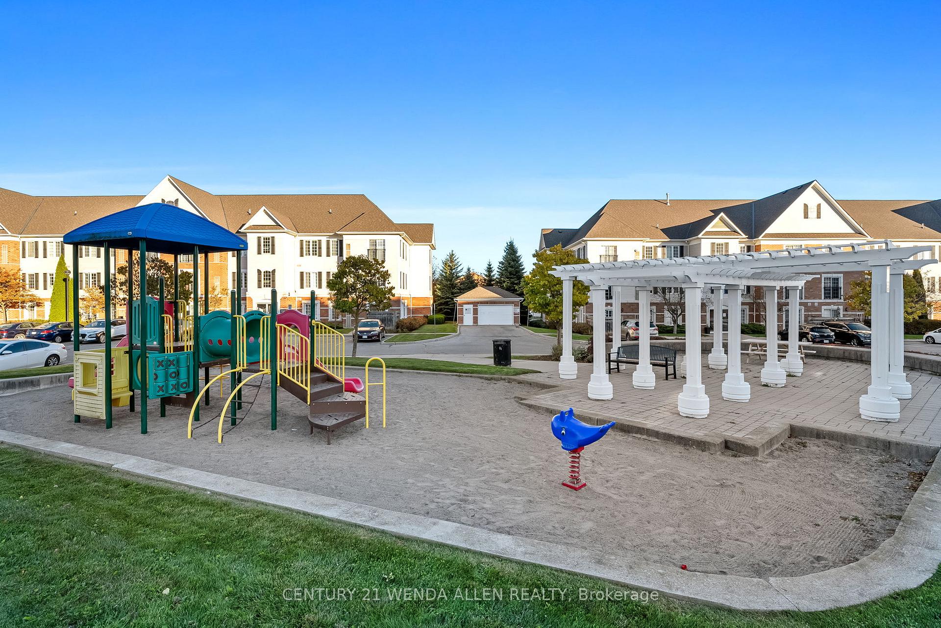 Photo 31 of Unit #309, 98 Aspen Spring Drive, Clarington, Bowmanville — HOMEH