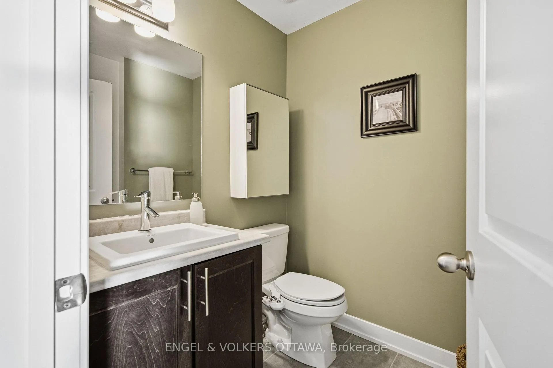 Photo 13 of Unit B, 310 Tulum Crescent, Ottawa, Kanata - Emerald Meadows/Trailwest — HOMEH