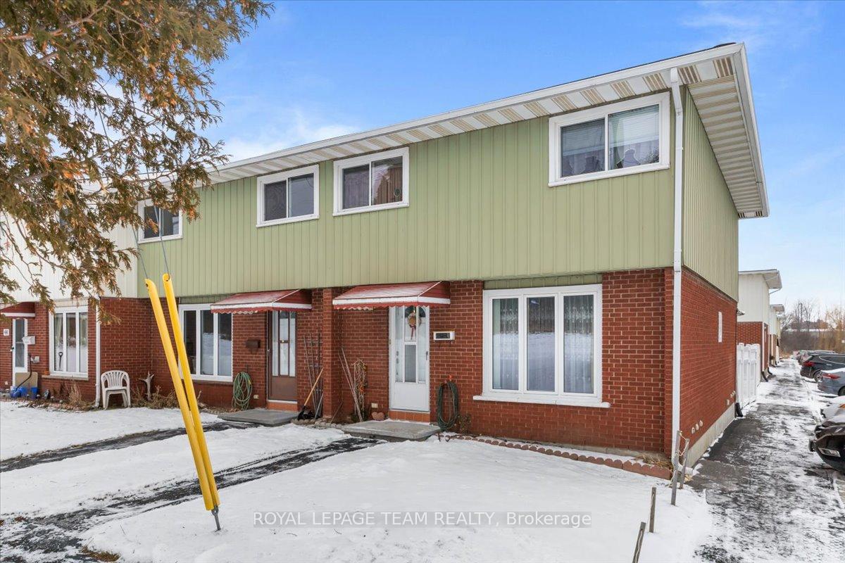 Photo 1 of Unit 40, 1295 Ledbury Avenue S, Ottawa, Ellwood — HOMEH