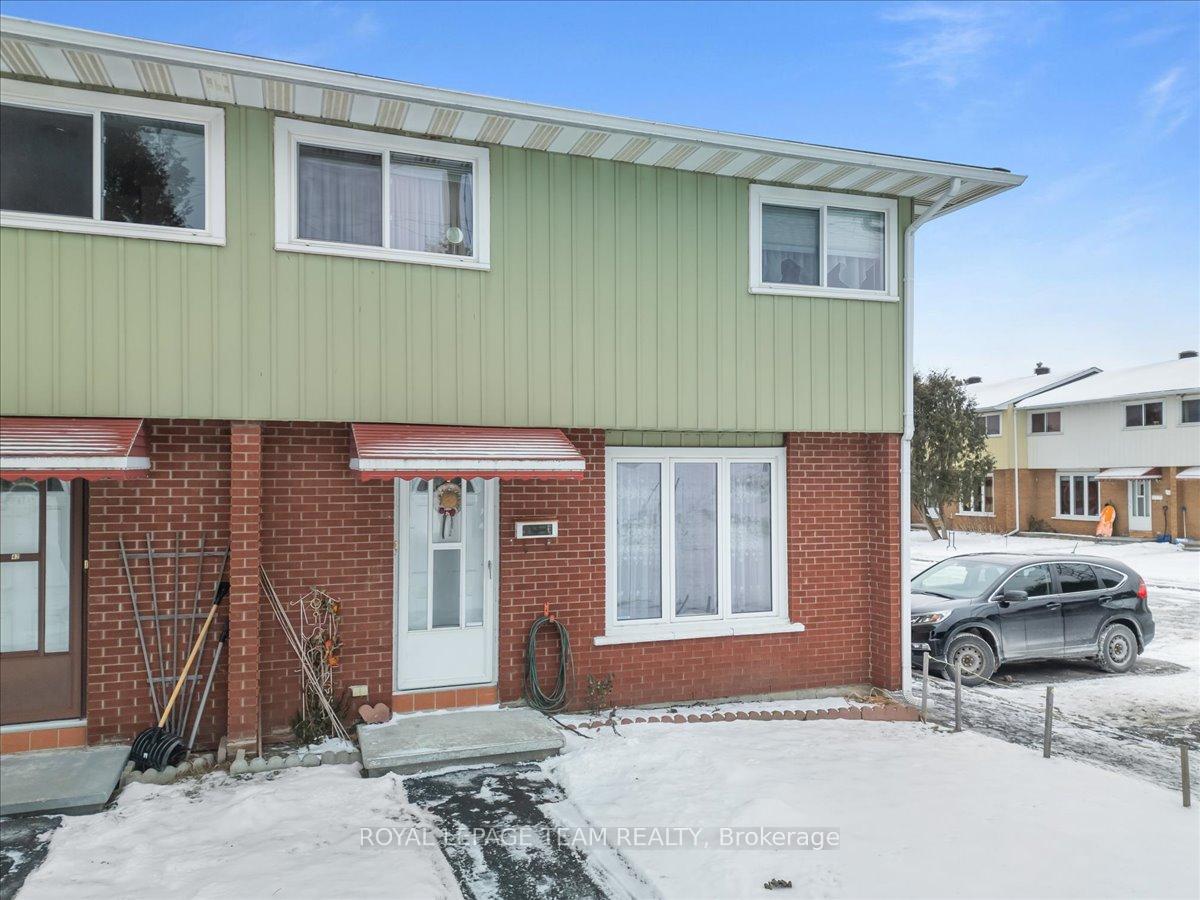 Photo 2 of Unit 40, 1295 Ledbury Avenue S, Ottawa, Ellwood — HOMEH