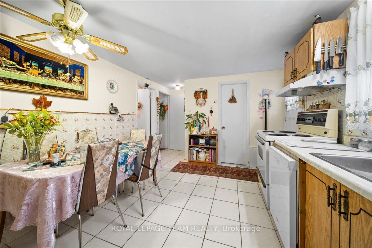 Photo 9 of Unit 40, 1295 Ledbury Avenue S, Ottawa, Ellwood — HOMEH