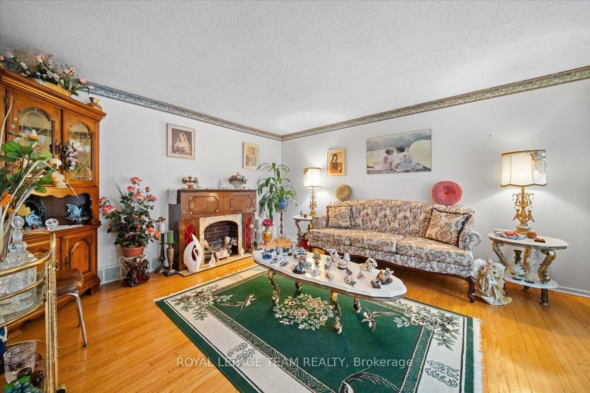 Photo 11 of Unit 40, 1295 Ledbury Avenue S, Ottawa, Ellwood — HOMEH