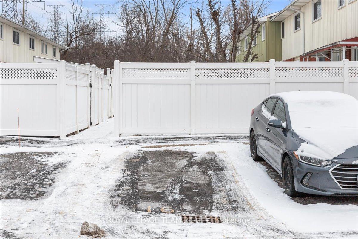 Photo 26 of Unit 40, 1295 Ledbury Avenue S, Ottawa, Ellwood — HOMEH