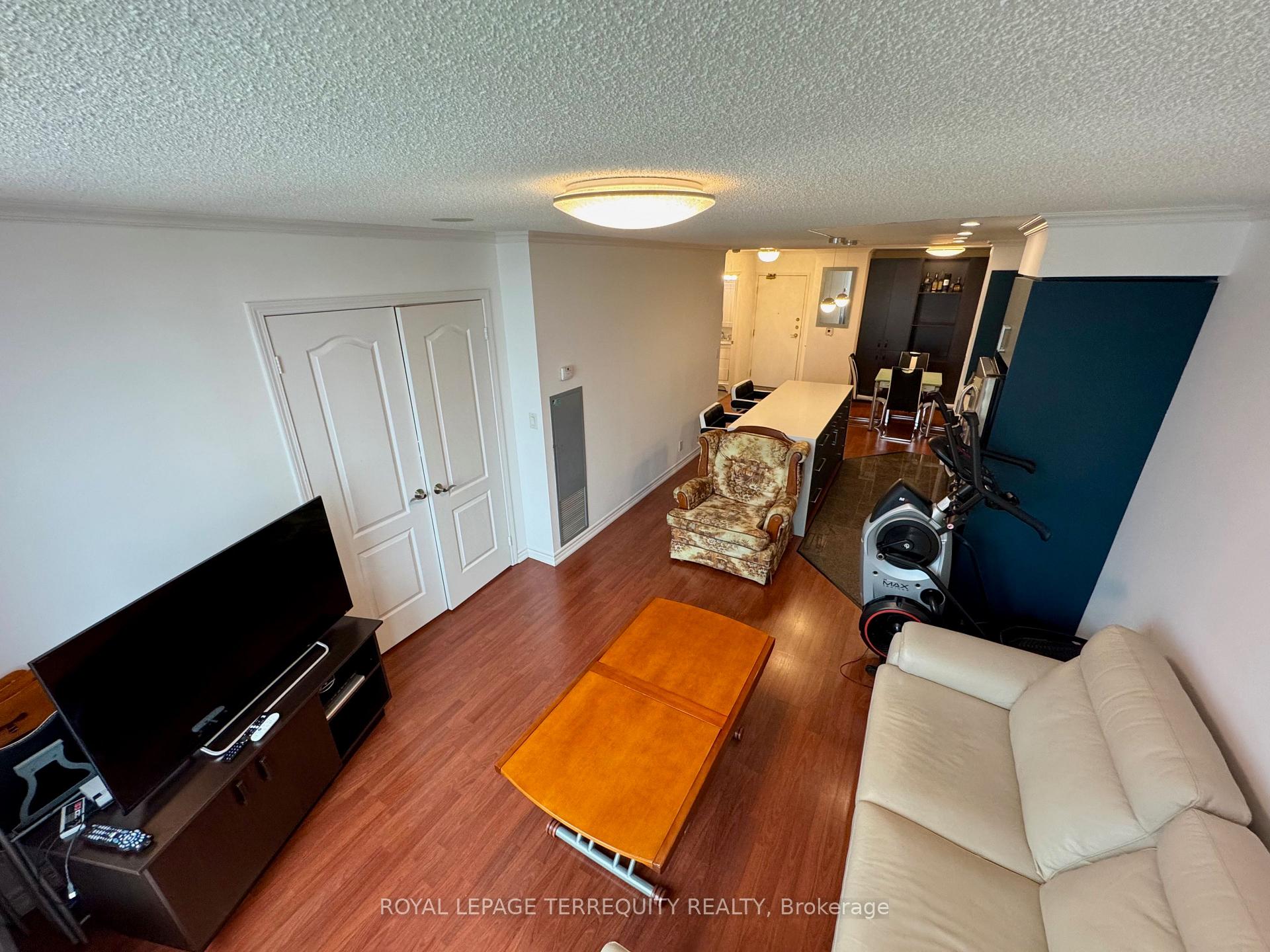 Photo 5 of Unit 1006, 745 New Westminster Drive, Vaughan, Brownridge — HOMEH
