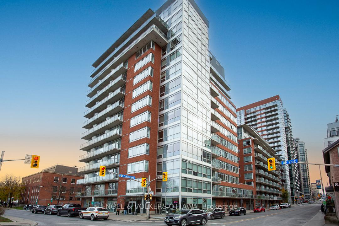 Front of Unit 301, 180 York Street