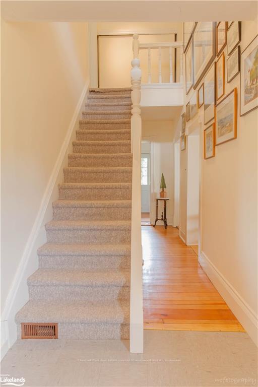 Photo 9 of 109 High Point Court, Blue Mountains — HOMEH