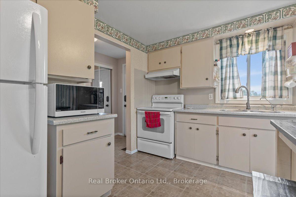 Photo 3 of Unit 41, 415 Morgan Avenue, Kitchener — HOMEH