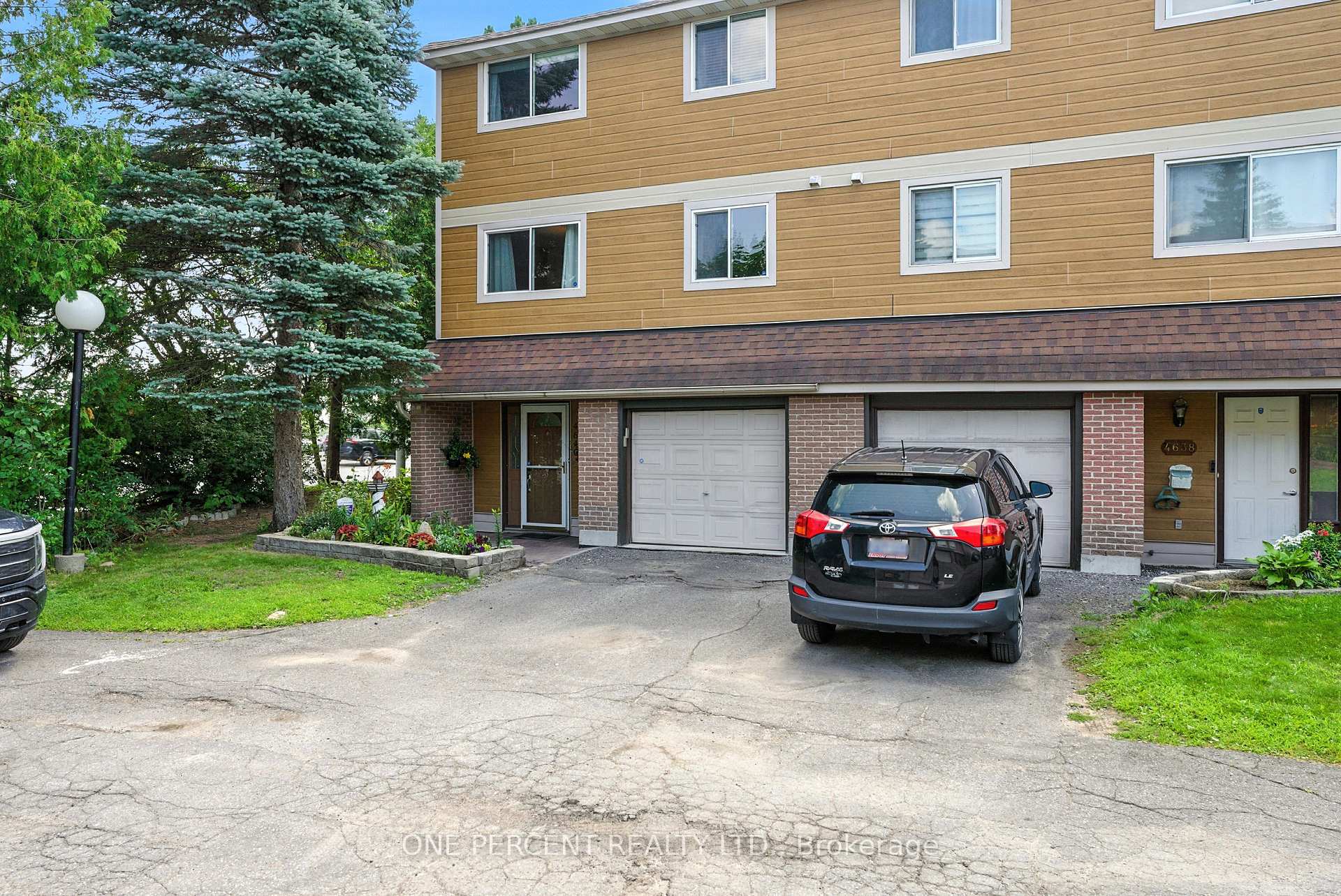 Photo 1 of Unit 71, 4640 Cosmic Place E, Ottawa, Pineview — HOMEH
