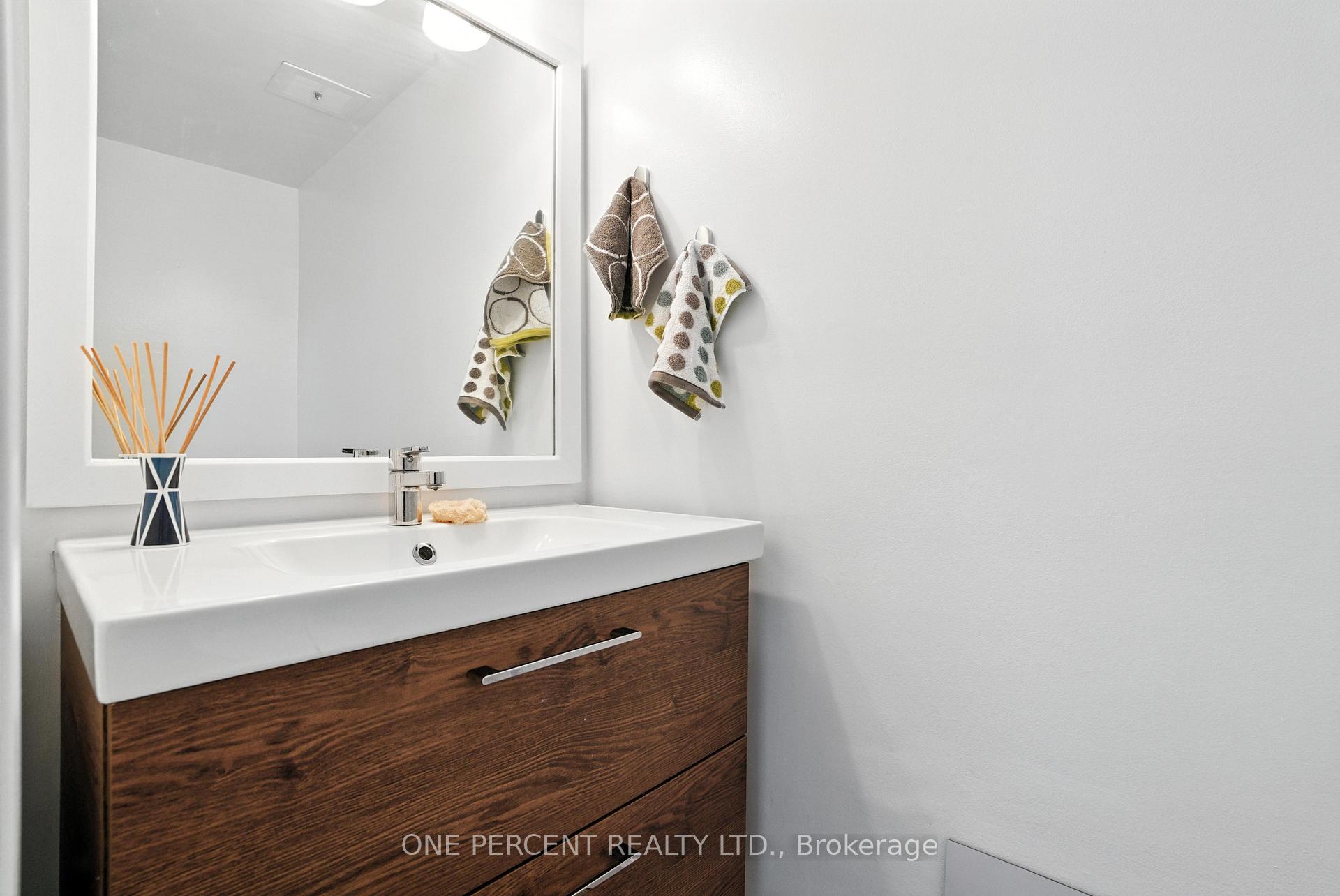 Photo 4 of Unit 71, 4640 Cosmic Place E, Ottawa, Pineview — HOMEH
