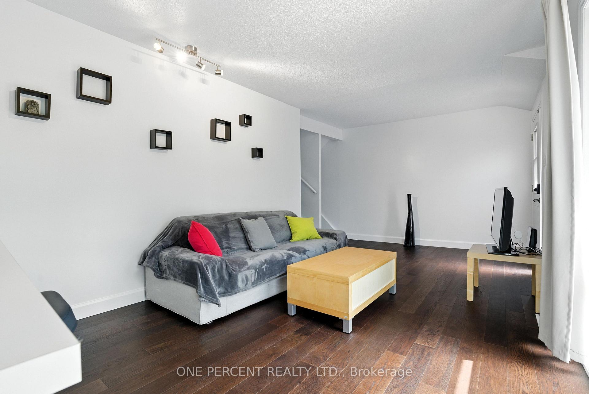 Photo 7 of Unit 71, 4640 Cosmic Place E, Ottawa, Pineview — HOMEH