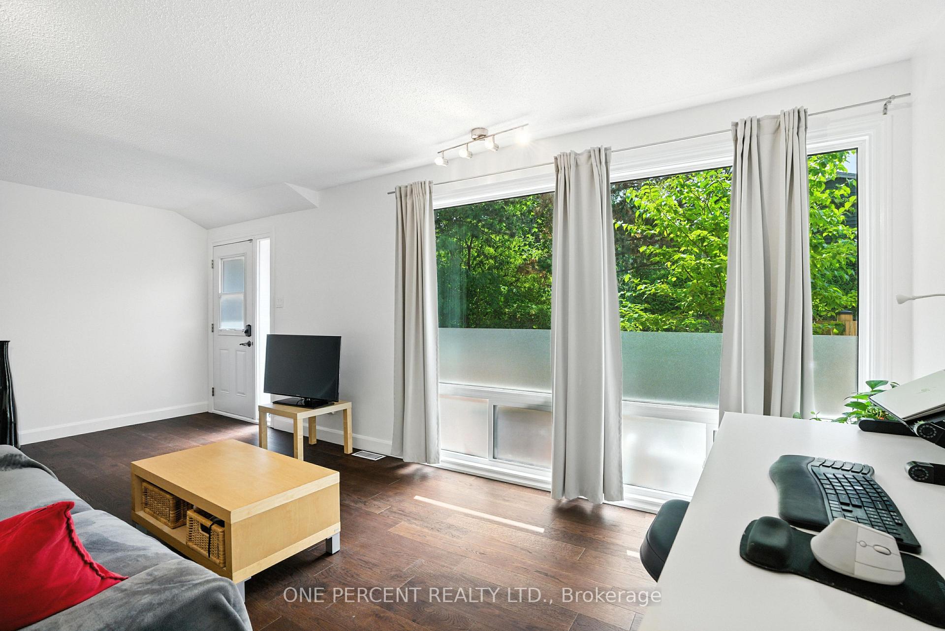 Photo 8 of Unit 71, 4640 Cosmic Place E, Ottawa, Pineview — HOMEH