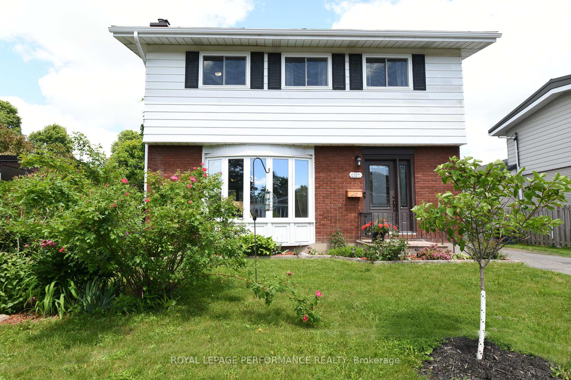 Photo 4 of 2117 Valley Drive, Ottawa, Elmvale Acres/Urbandale — HOMEH