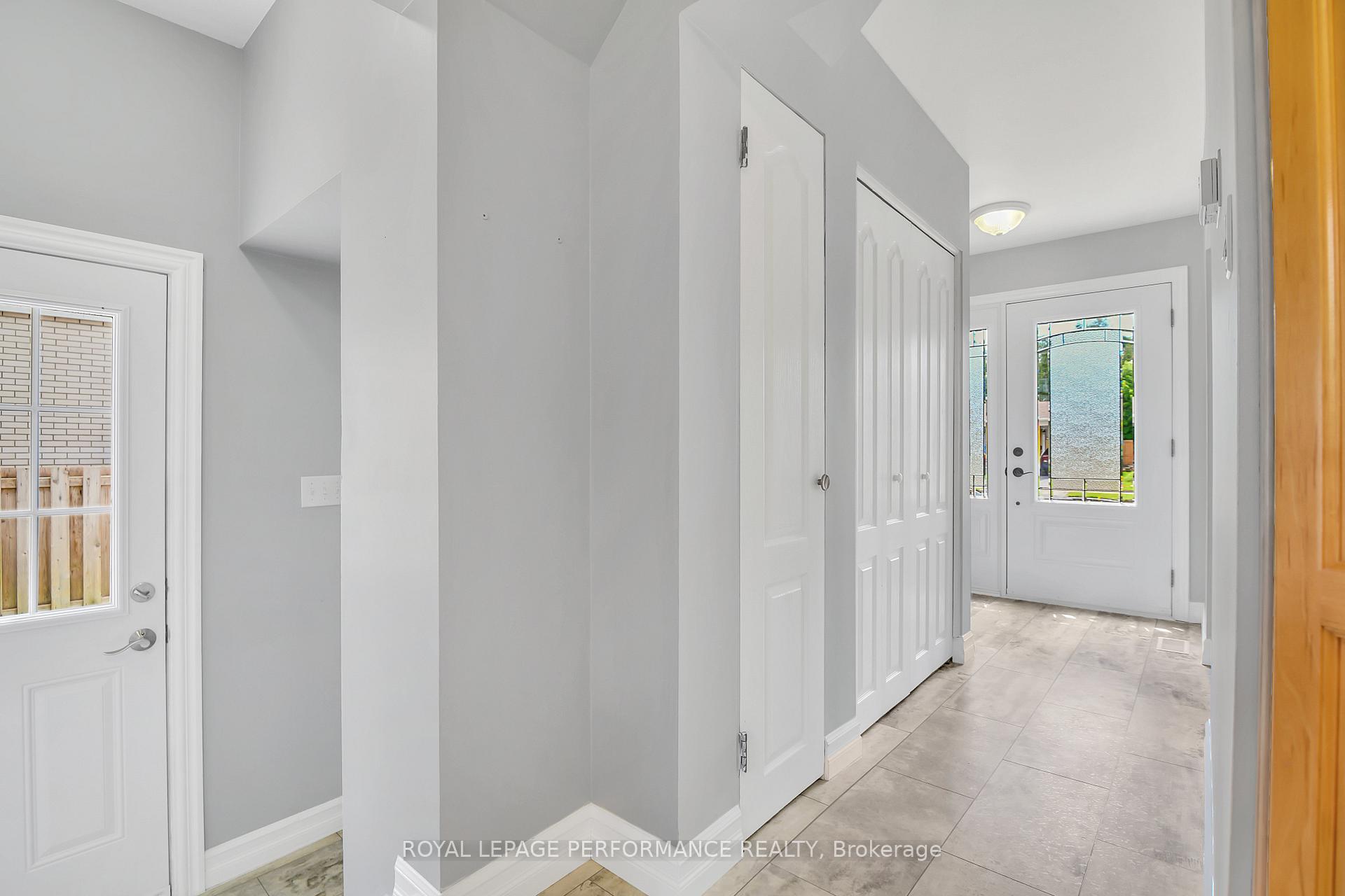 Photo 5 of 2117 Valley Drive, Ottawa, Elmvale Acres/Urbandale — HOMEH