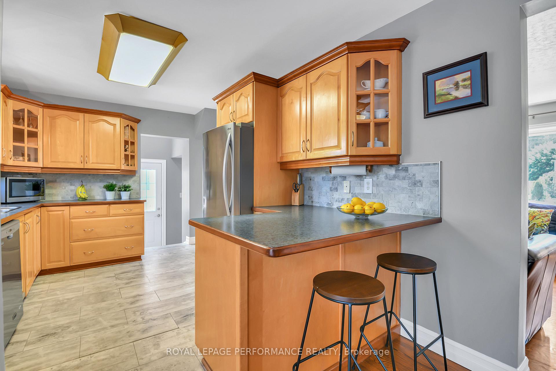 Photo 13 of 2117 Valley Drive, Ottawa, Elmvale Acres/Urbandale — HOMEH