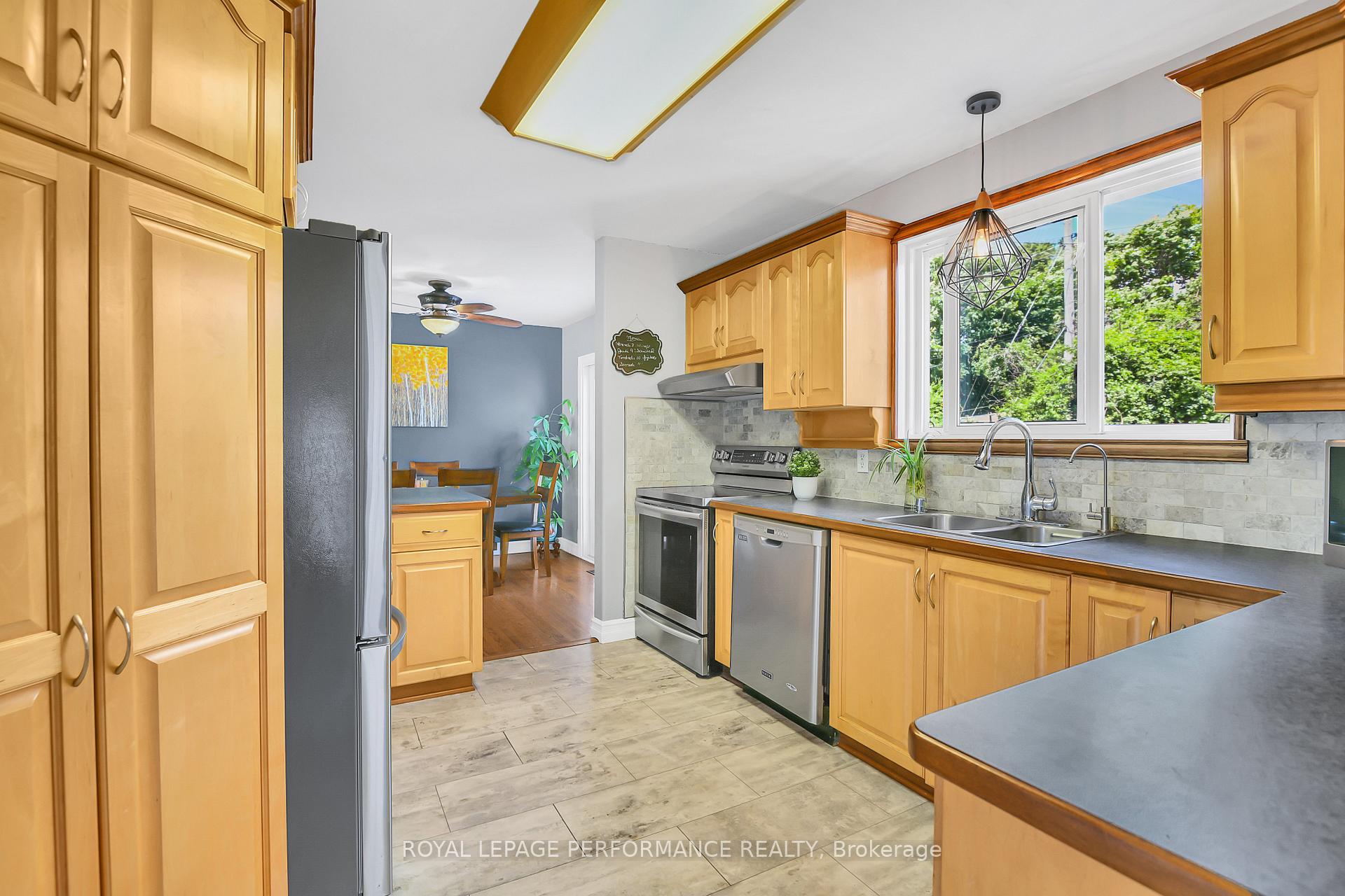 Photo 15 of 2117 Valley Drive, Ottawa, Elmvale Acres/Urbandale — HOMEH