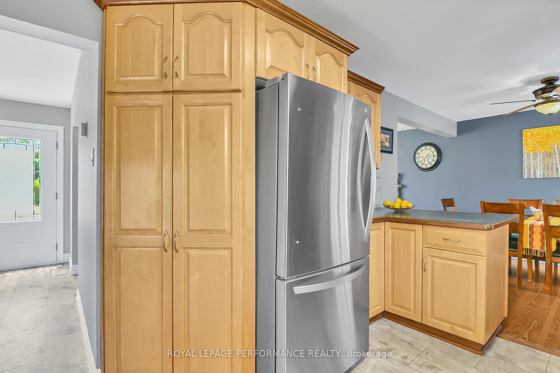 Photo 18 of 2117 Valley Drive, Ottawa, Elmvale Acres/Urbandale — HOMEH