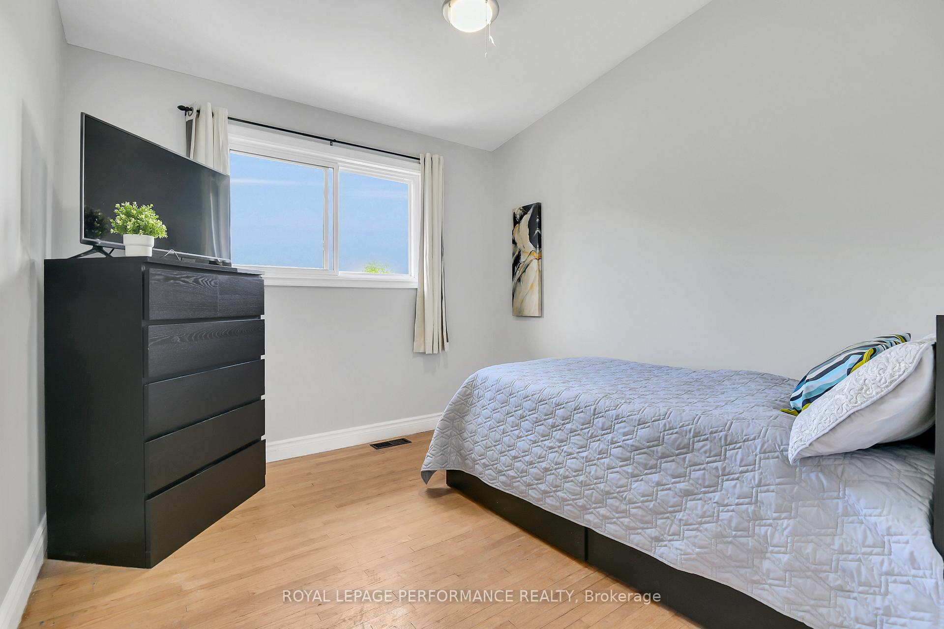 Photo 21 of 2117 Valley Drive, Ottawa, Elmvale Acres/Urbandale — HOMEH