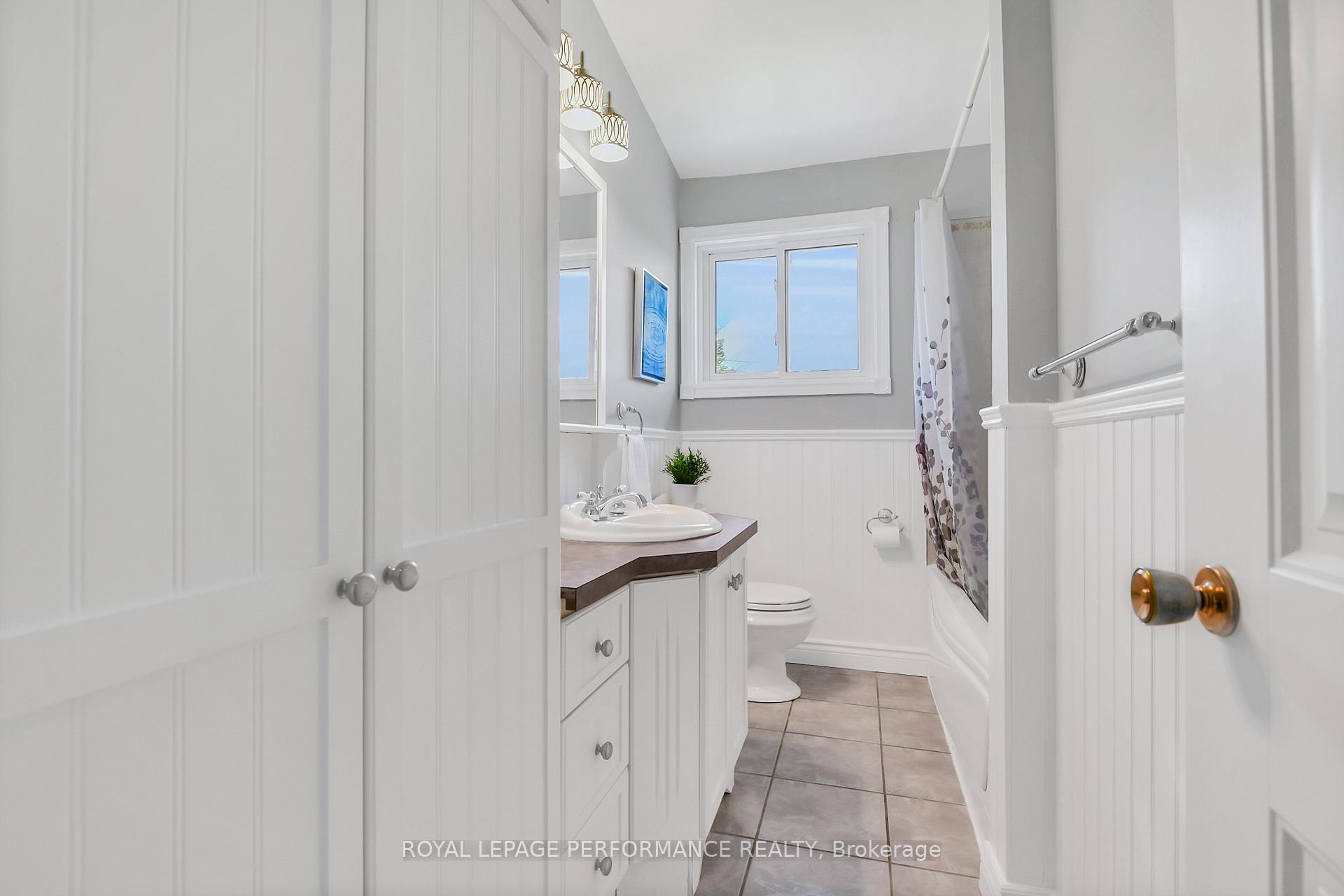 Photo 23 of 2117 Valley Drive, Ottawa, Elmvale Acres/Urbandale — HOMEH