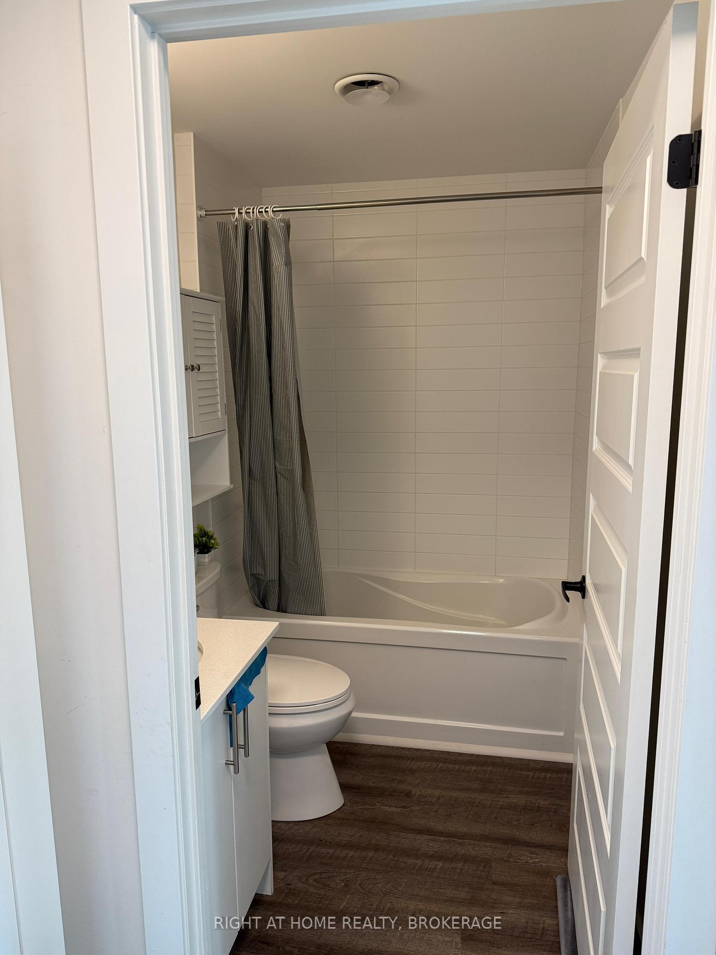 Photo 14 of Unit 505, 107 Roger Street S, Waterloo — HOMEH