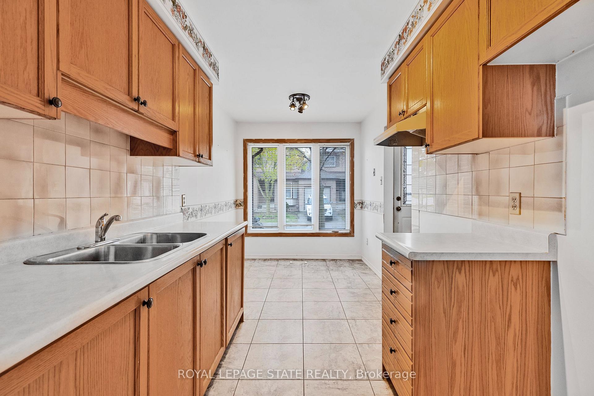 Photo 9 of Unit 21, 618 Barton Street, Hamilton, Stoney Creek — HOMEH