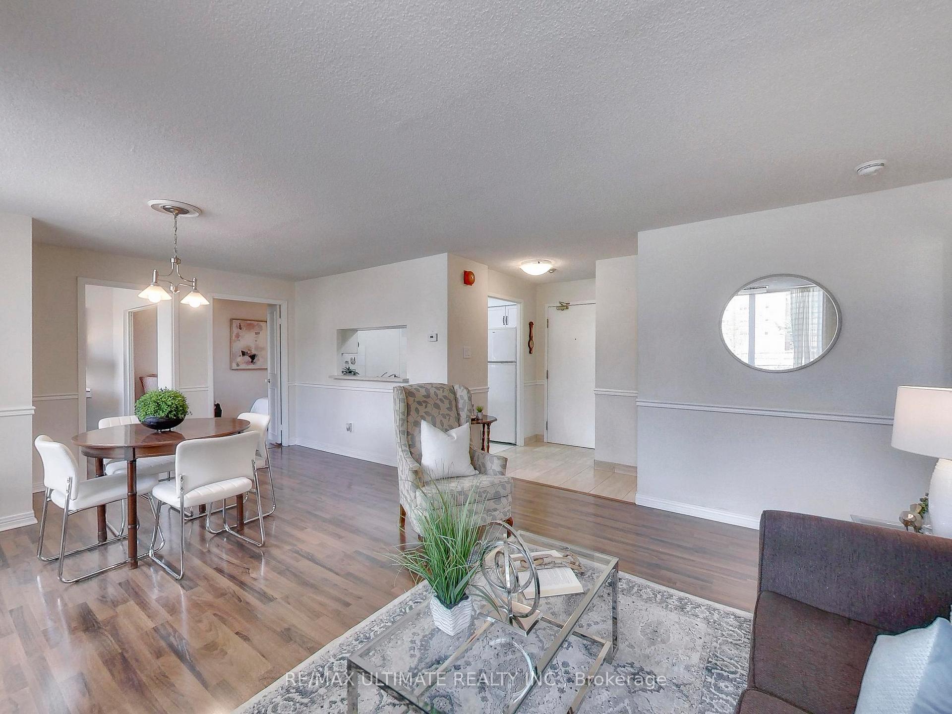 Photo 3 of Unit 101, 30 Wilson Street, Markham, Old Markham Village — HOMEH