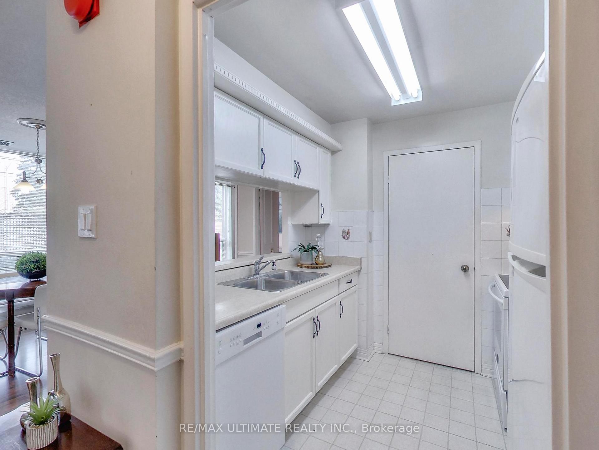 Photo 16 of Unit 101, 30 Wilson Street, Markham, Old Markham Village — HOMEH