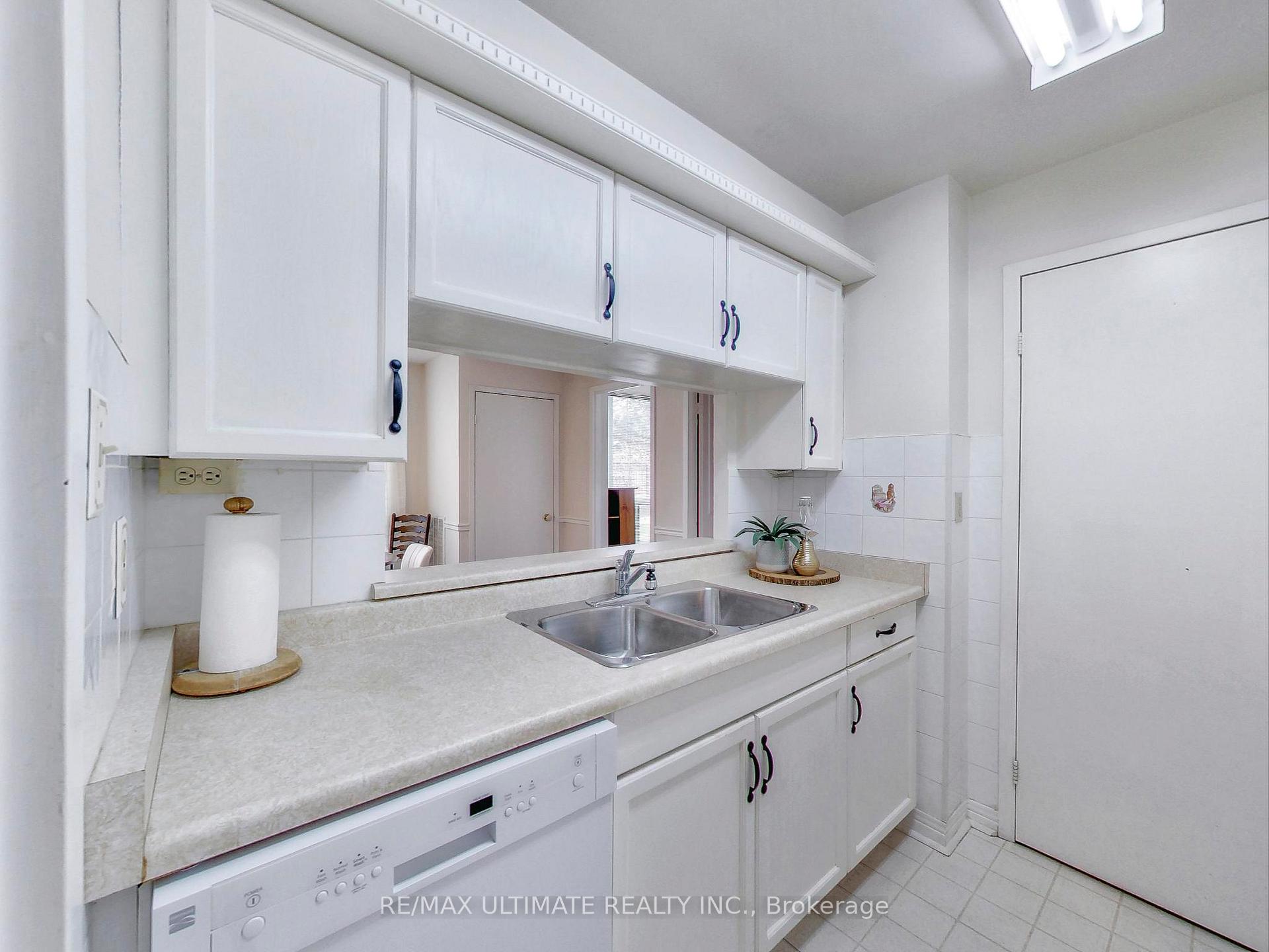 Photo 17 of Unit 101, 30 Wilson Street, Markham, Old Markham Village — HOMEH