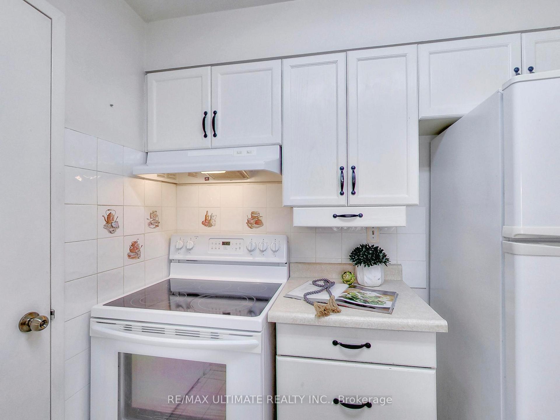 Photo 18 of Unit 101, 30 Wilson Street, Markham, Old Markham Village — HOMEH