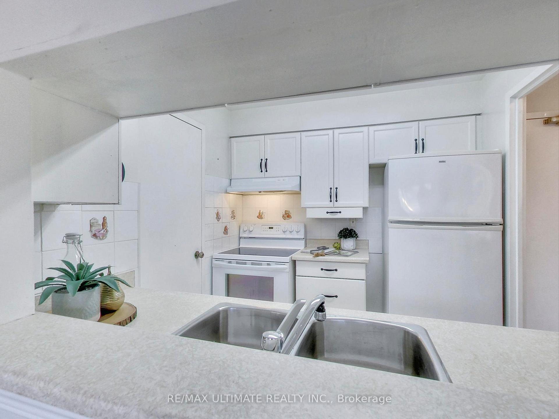Photo 20 of Unit 101, 30 Wilson Street, Markham, Old Markham Village — HOMEH