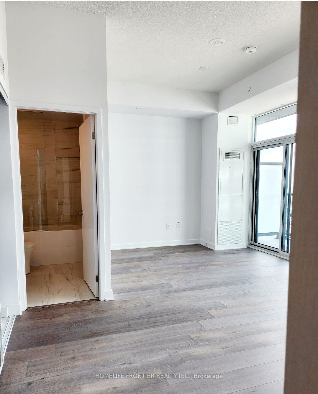 Photo 6 of Unit 206, 60 Honeycrisp Crescent, Vaughan, Vaughan Corporate Centre — HOMEH