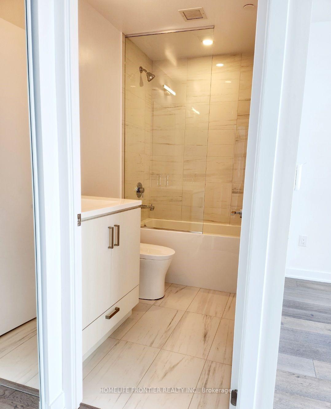 Photo 10 of Unit 206, 60 Honeycrisp Crescent, Vaughan, Vaughan Corporate Centre — HOMEH