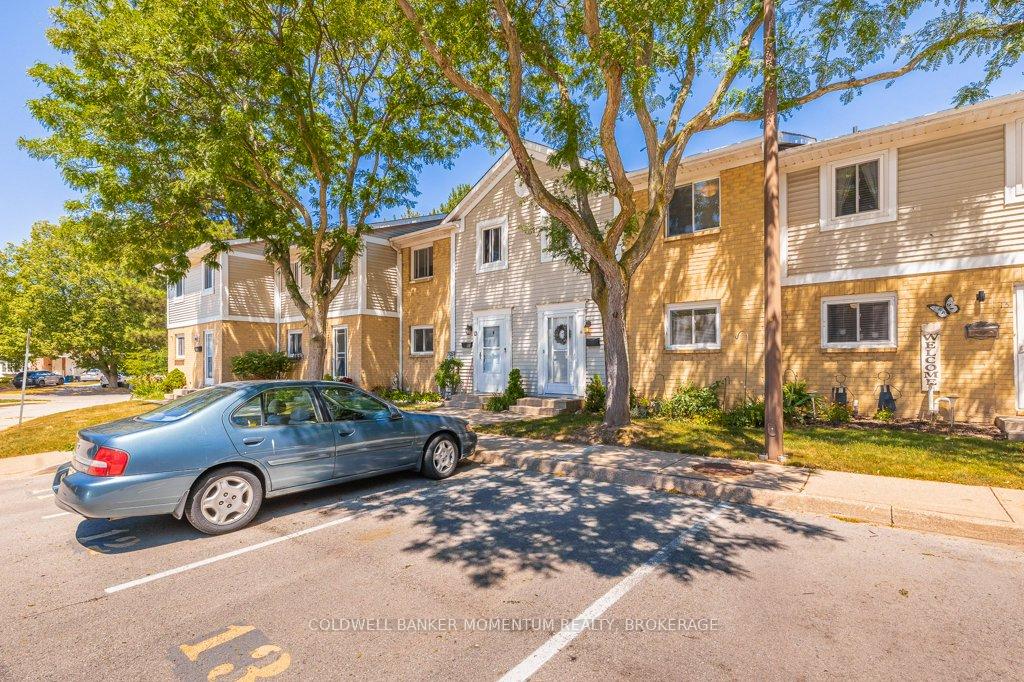 Photo 3 of Unit 14, 38 Elma Street, St. Catharines, Lakeport — HOMEH