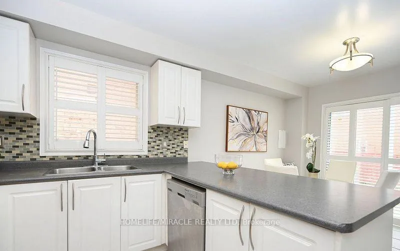 Photo 9 of 13 Galveston Crescent, Brampton, Fletcher's Meadow — HOMEH