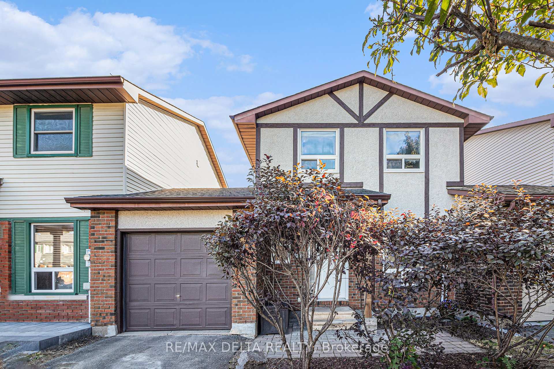 Photo 3 of 1345 Cedarcroft Crescent, Ottawa, Pineview — HOMEH