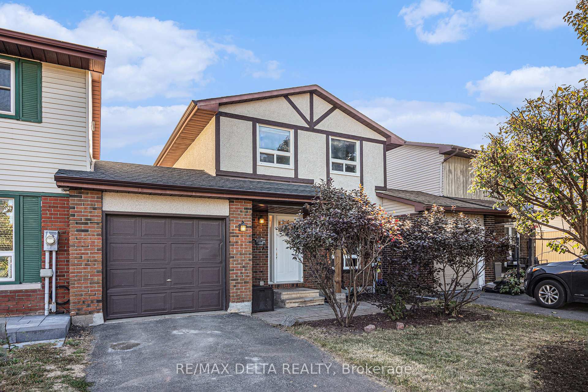 Photo 2 of 1345 Cedarcroft Crescent, Ottawa, Pineview — HOMEH