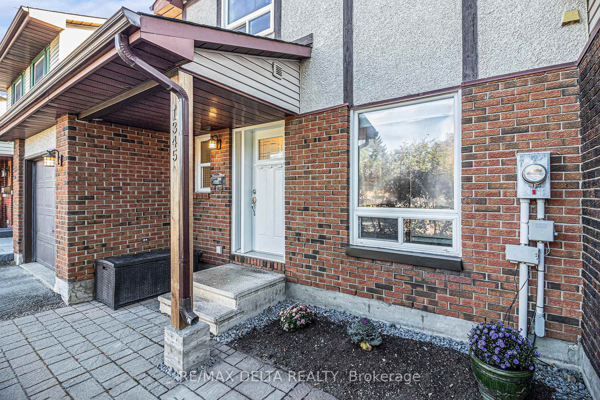Photo 6 of 1345 Cedarcroft Crescent, Ottawa, Pineview — HOMEH