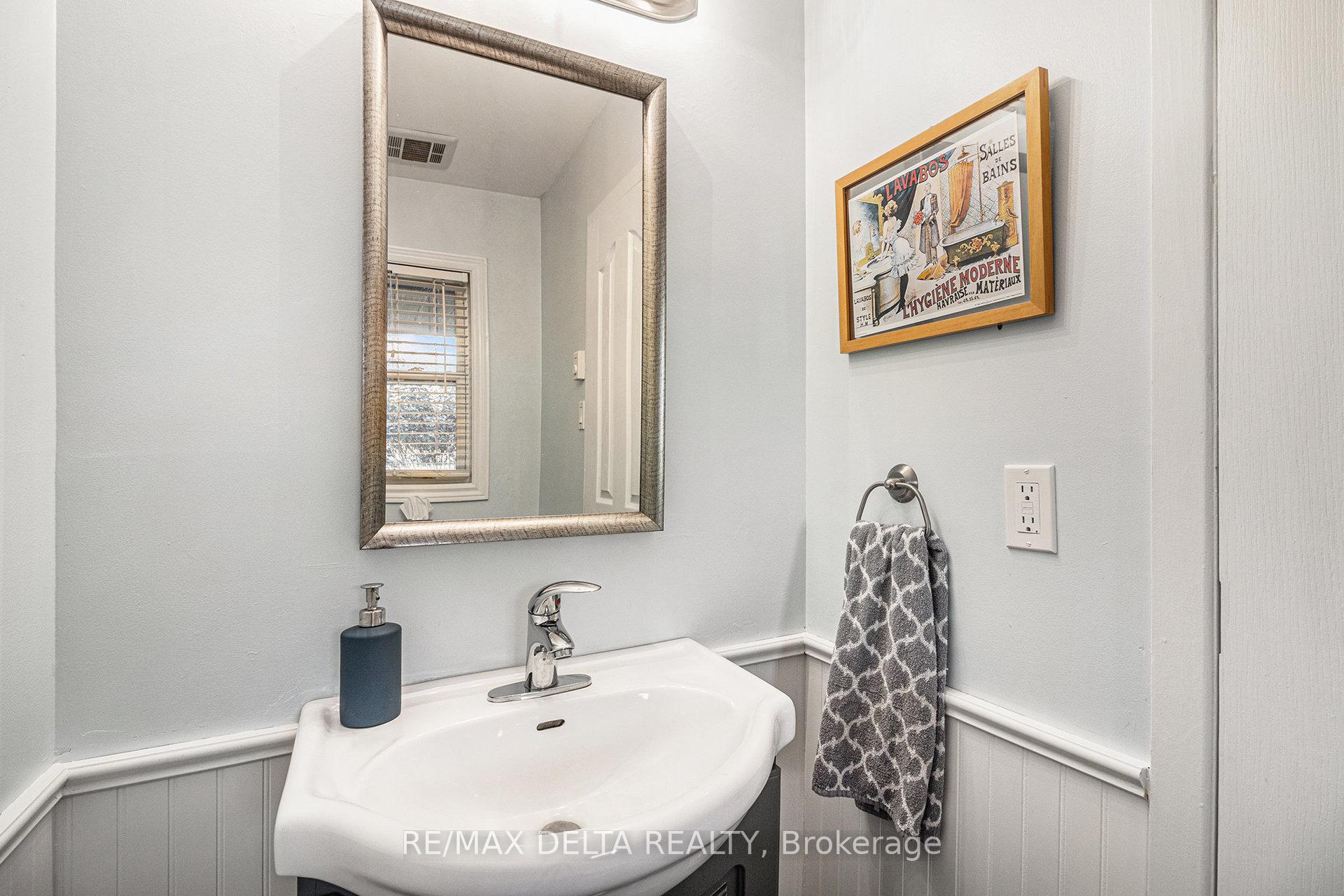 Photo 5 of 1345 Cedarcroft Crescent, Ottawa, Pineview — HOMEH