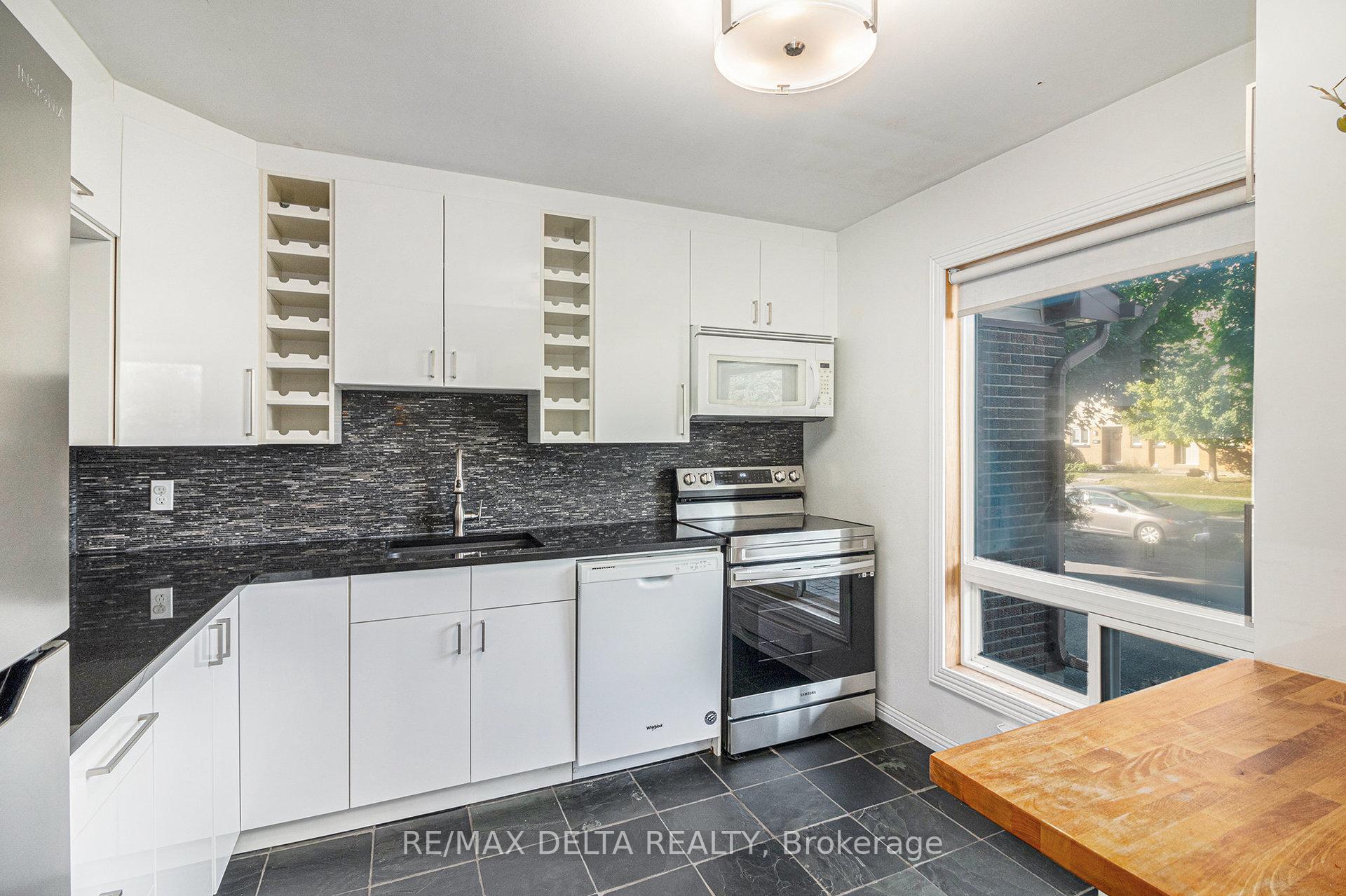 Photo 8 of 1345 Cedarcroft Crescent, Ottawa, Pineview — HOMEH