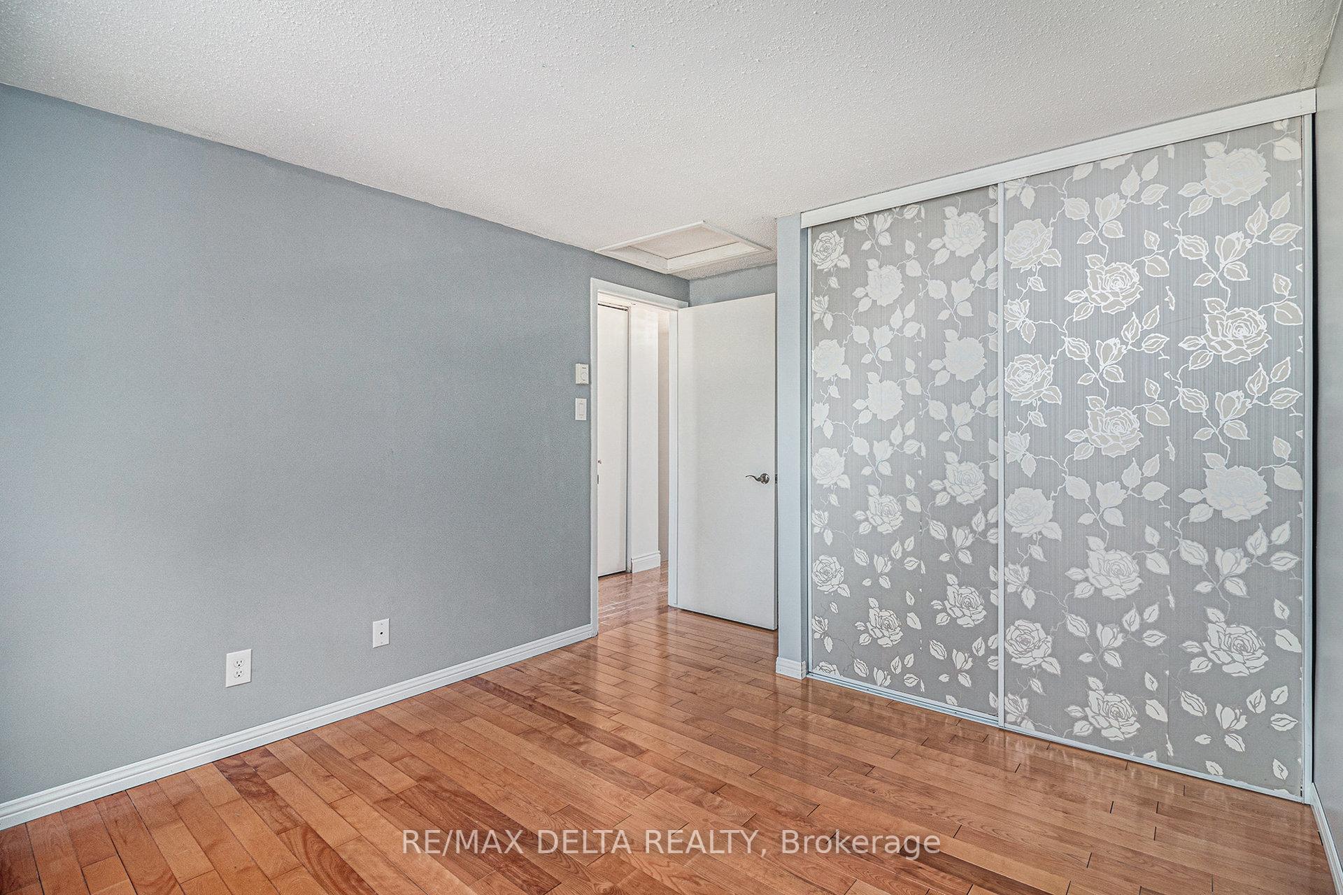 Photo 19 of 1345 Cedarcroft Crescent, Ottawa, Pineview — HOMEH