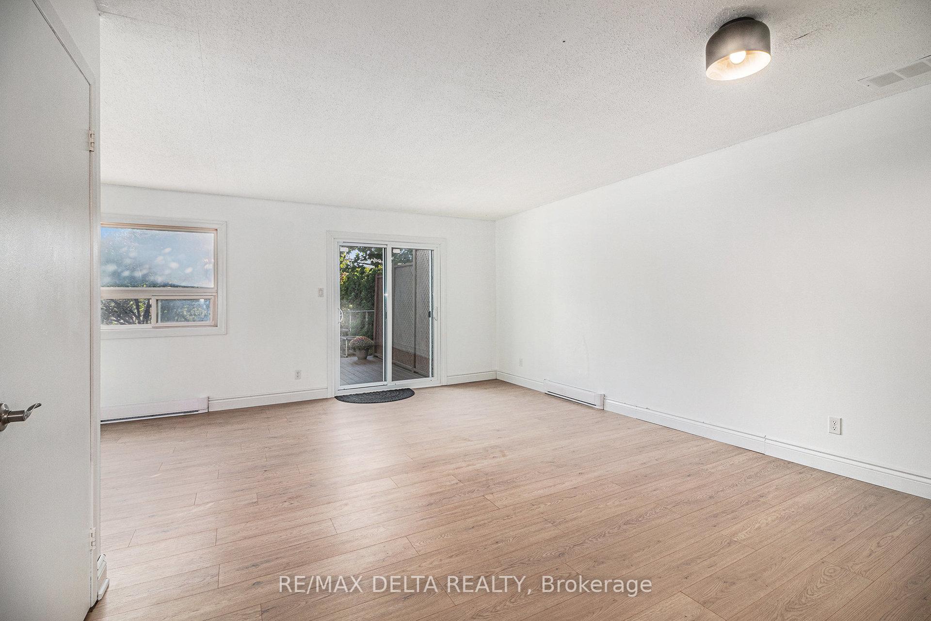Photo 23 of 1345 Cedarcroft Crescent, Ottawa, Pineview — HOMEH