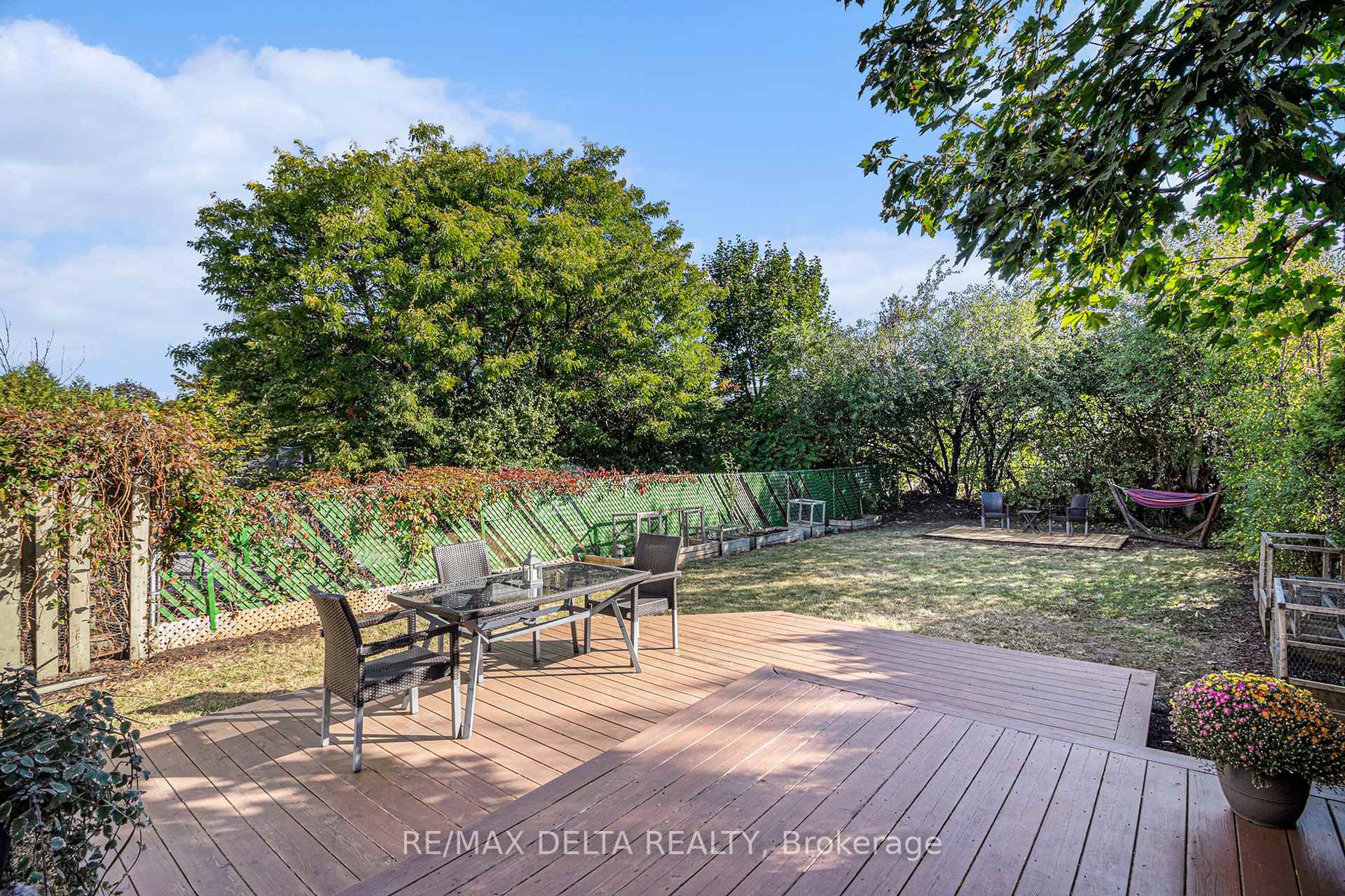 Photo 30 of 1345 Cedarcroft Crescent, Ottawa, Pineview — HOMEH