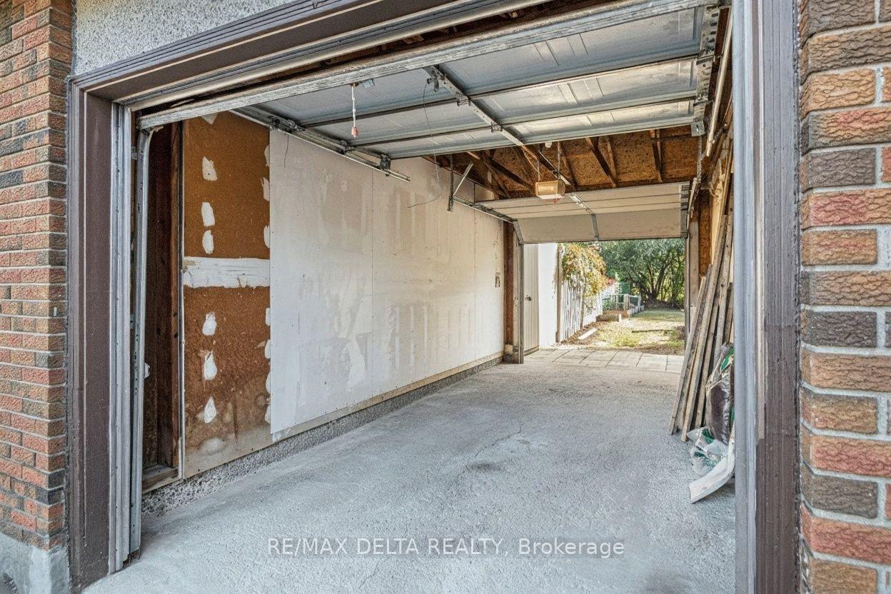 Photo 33 of 1345 Cedarcroft Crescent, Ottawa, Pineview — HOMEH