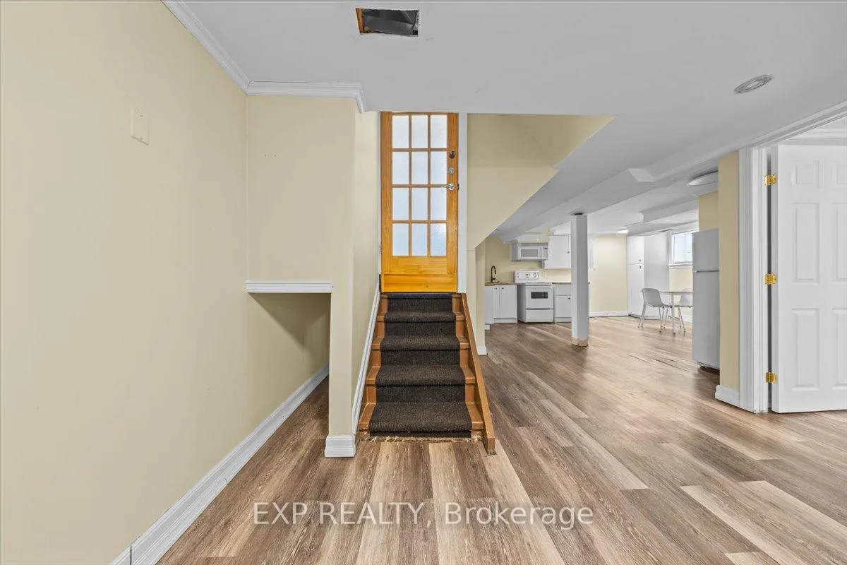 Photo 3 of Unit 2, 494 Wentworth Avenue, Ottawa, Woodroffe — HOMEH