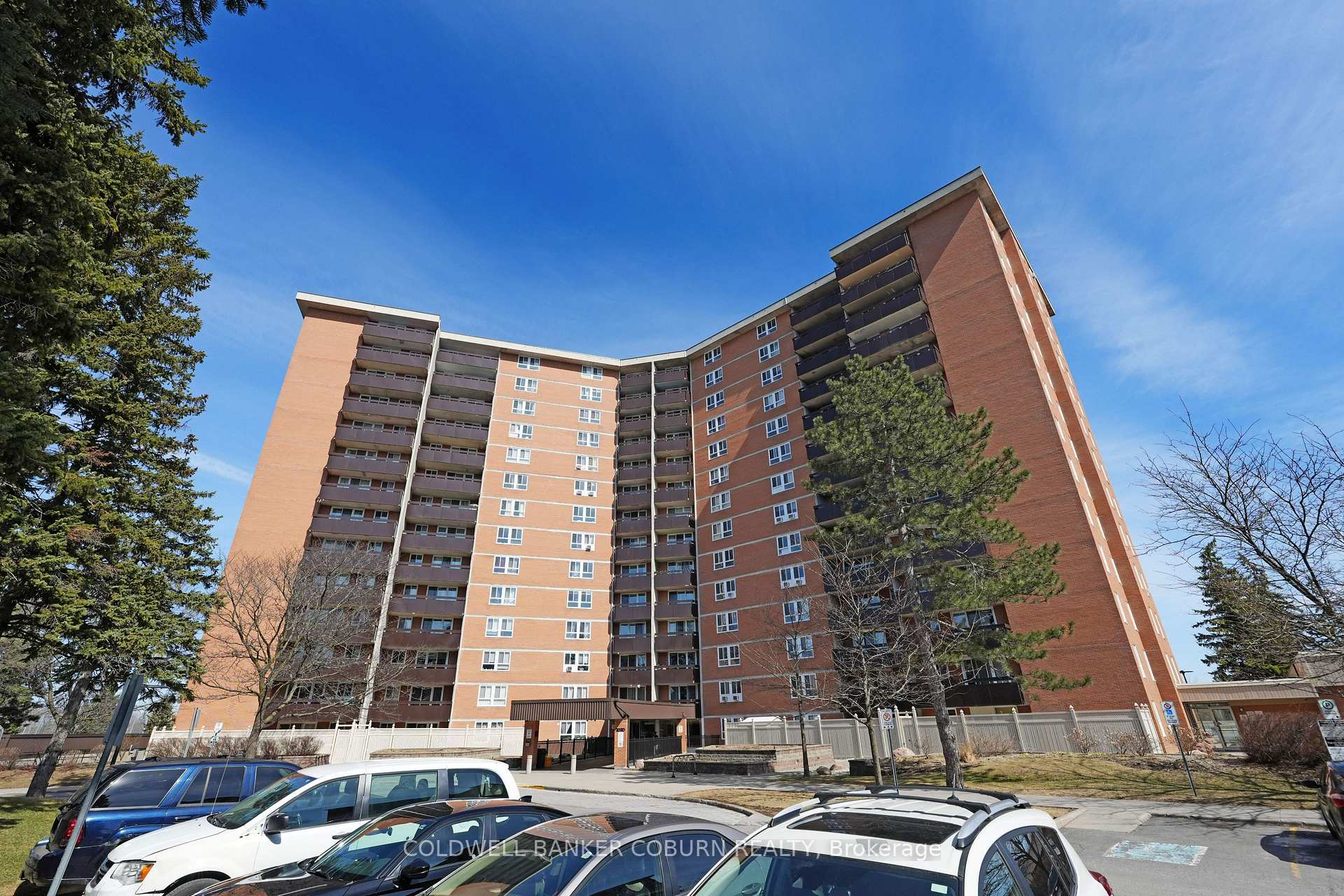 Front of Unit 614, 2020 Jasmine Crescent