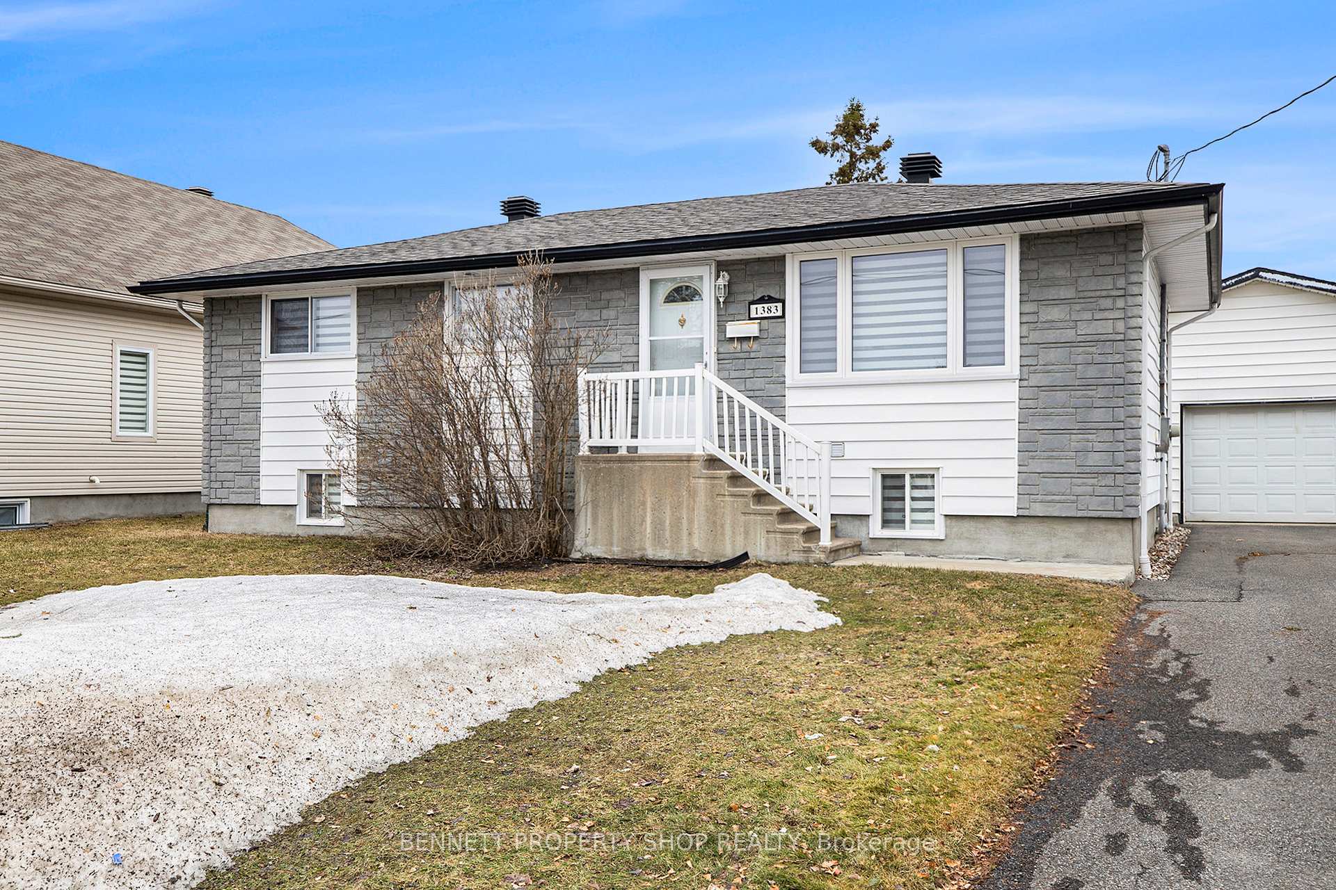Photo 1 of Unit B, 1383 Maxime Street, Ottawa, Pineview — HOMEH