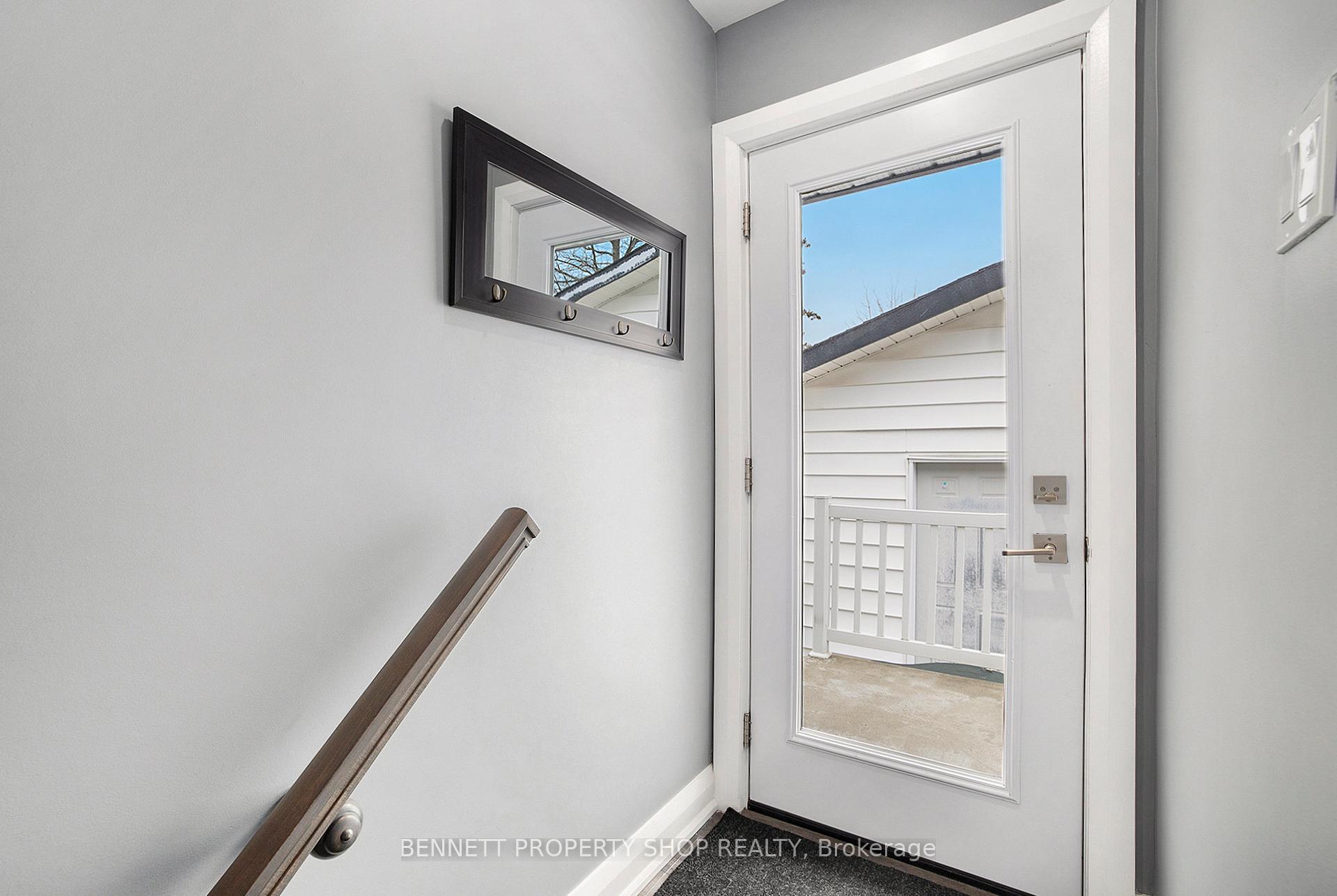 Photo 3 of Unit B, 1383 Maxime Street, Ottawa, Pineview — HOMEH