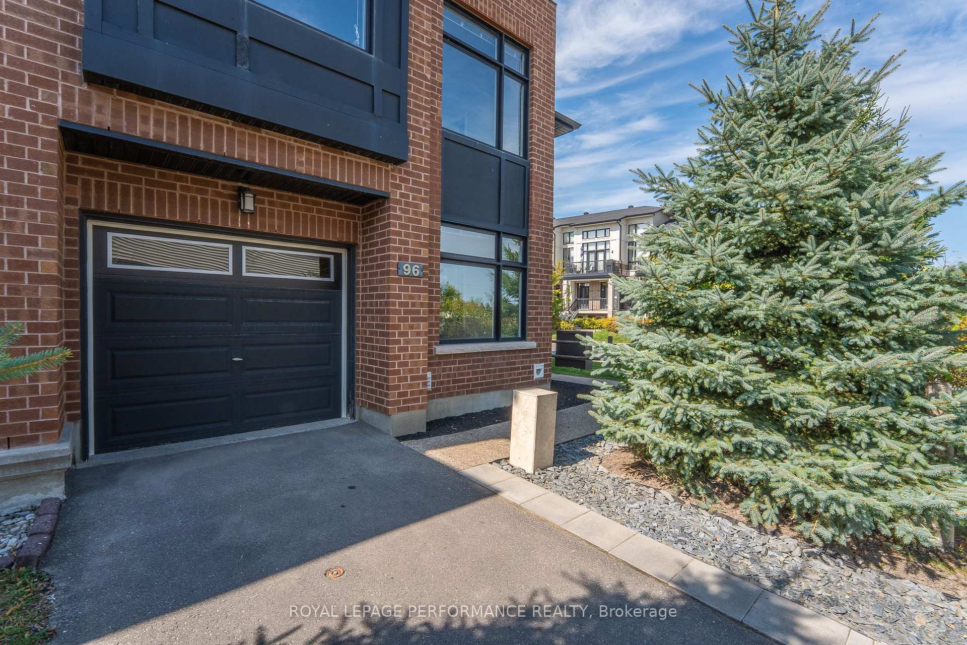 Photo 4 of 96 Stockholm Private, Ottawa, Riverside South/Gloucester Glen — HOMEH
