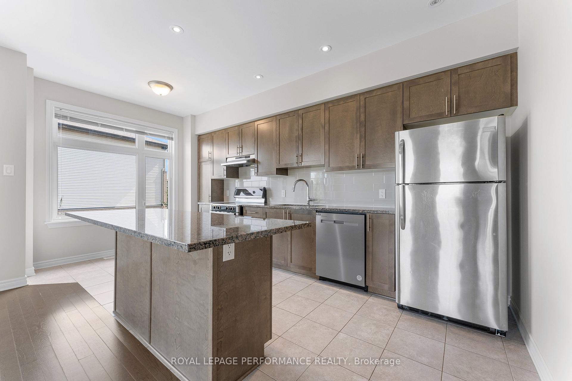 Photo 18 of 96 Stockholm Private, Ottawa, Riverside South/Gloucester Glen — HOMEH
