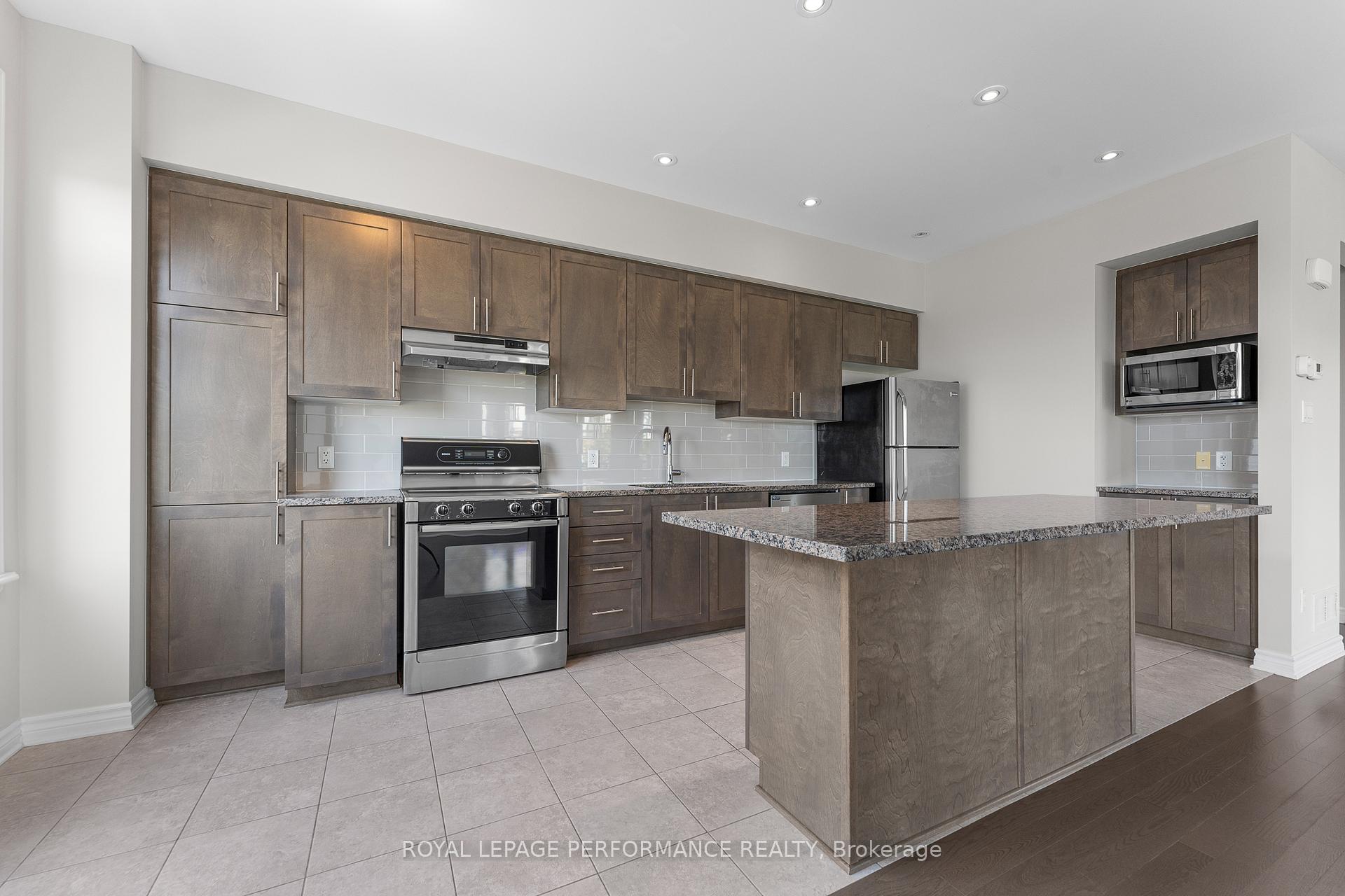 Photo 20 of 96 Stockholm Private, Ottawa, Riverside South/Gloucester Glen — HOMEH